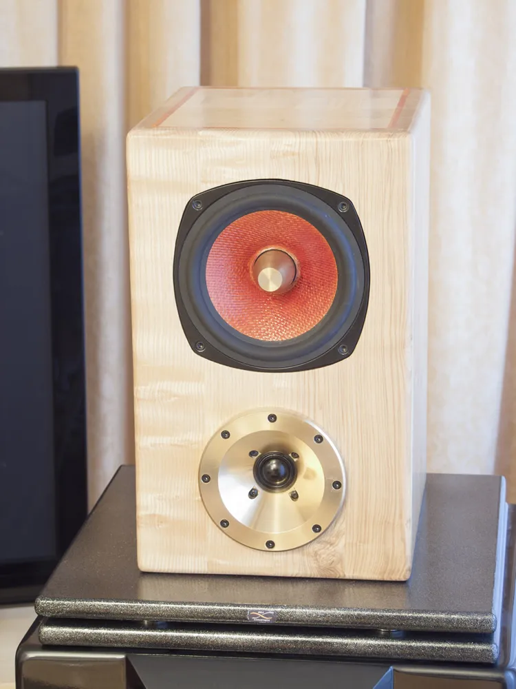 Speakers & headphones